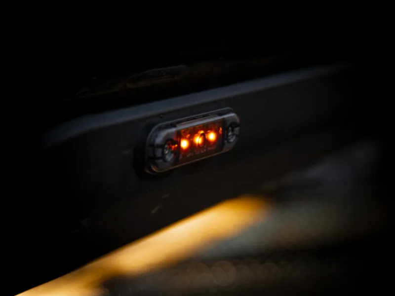 STRANDS Dark Knight Slim - Lampa Obrysowa 3 LED 12-24V Boczna Pomarańczowa - Zdjęcie 3