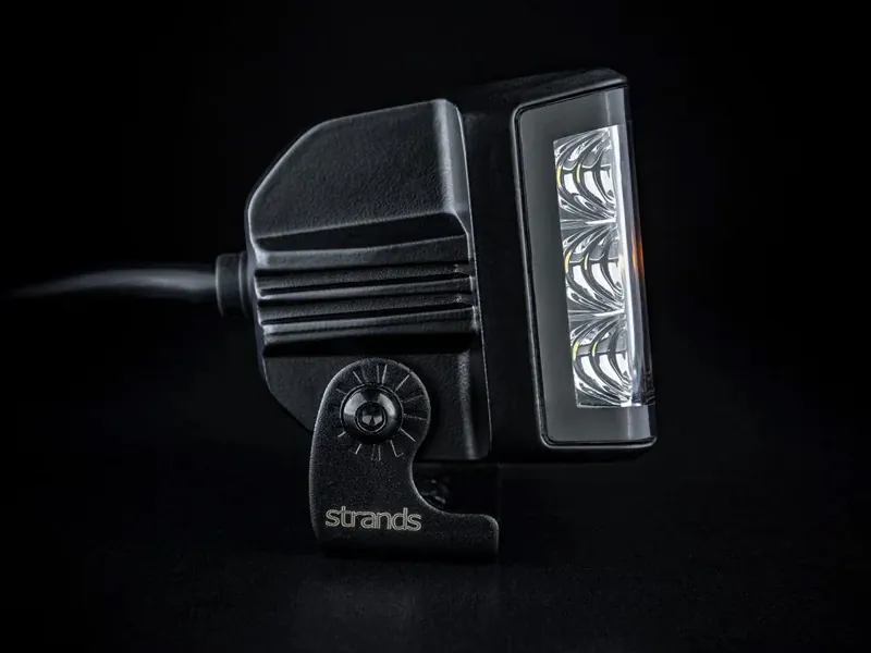 STRANDS Siberia Red Fox - Lampa Robocza LED Side-Shooter 3500lm 9-32V z Ostrzegawczym Światłem Czerwonym/Pomarańczowym - Zdjęcie 5