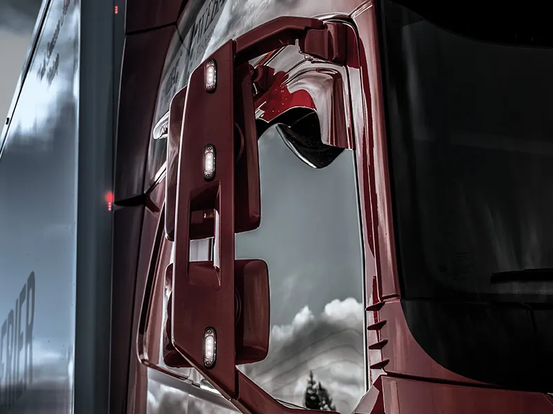 STRANDS Lampa Obrysowa LED Biała 12-24V IP66/68 - Białe Szkło 79mm - Zdjęcie 2