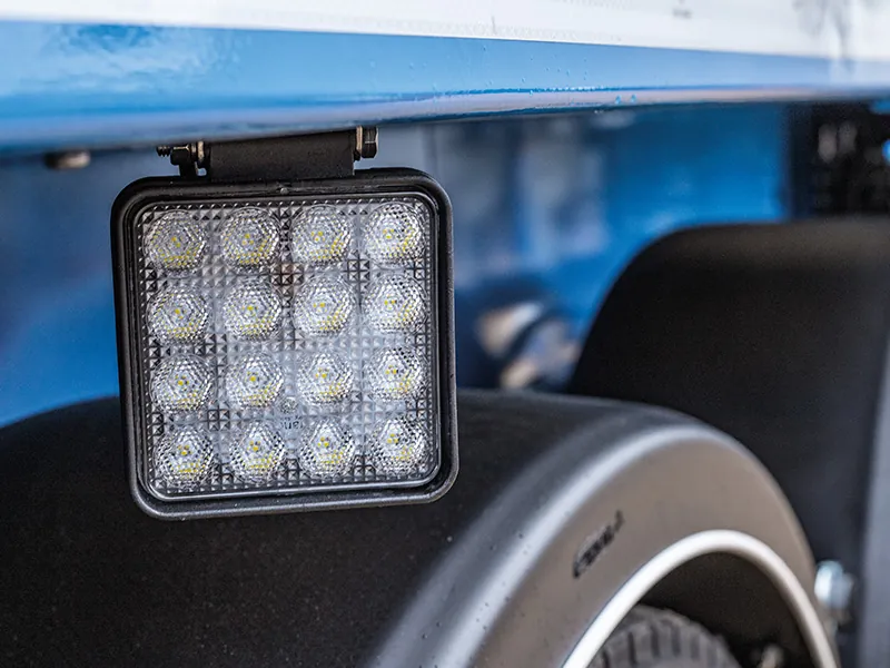 STRANDS Lampa robocza LED kwadratowa 25W 12-32V 2200lm - Światło cofania ADR E-approved - Zdjęcie 4