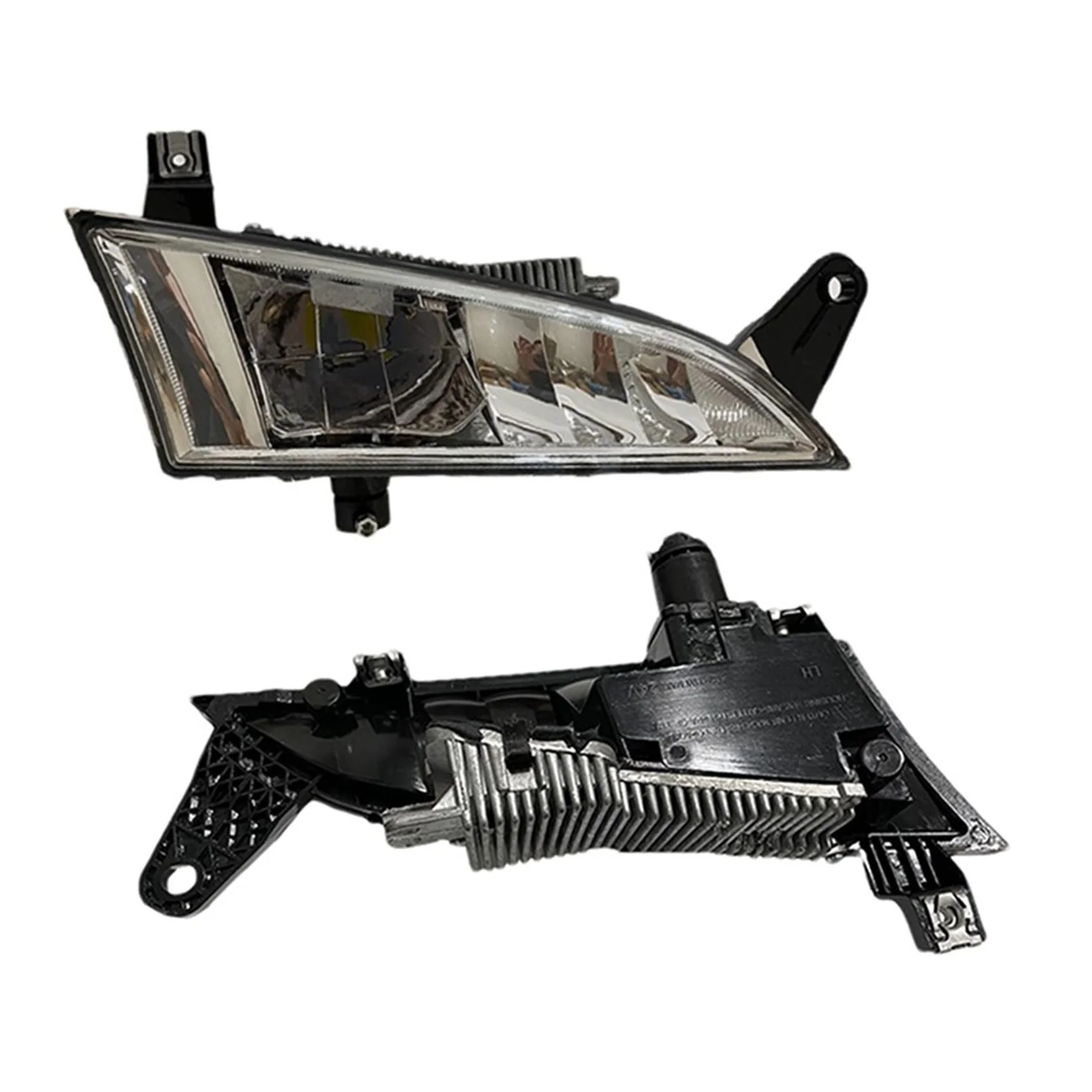 Scania S/R (2016+) reflektor LED dalekich świateł w owiewce - lewa strona - Dalekosiezne.pl